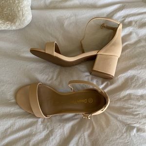 DREAM PAIRS Women's Low-Chunk Low Heel Pump Sandals 👠